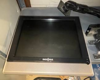 Insignia 19" LCD TV/Monitor