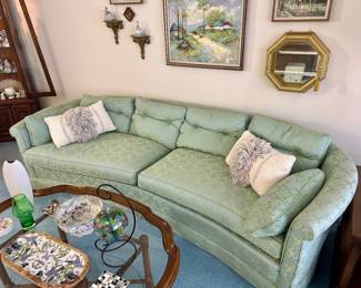 Look at that curve on her!