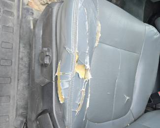 2016 Ford F550 Flat Bed Work Truck w/ Lift Gate 265,000 miles. This truck is ready to go to work