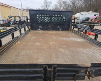 2016 Ford F550 Flat Bed Work Truck w/ Lift Gate 265,000 miles. This truck is ready to go to work