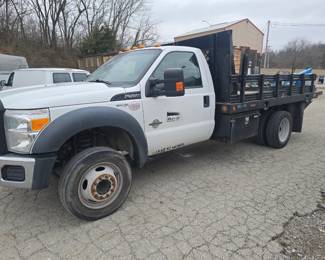 2016 Ford F550 Flat Bed Work Truck w/ Lift Gate 265,000 miles. This truck is ready to go to work