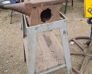 Large Anvil and work bench