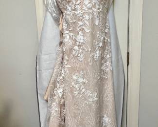 New - Never worn Wedding dress - size 10