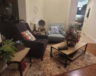 End tables & coffee tables