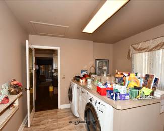 698Laundry Room