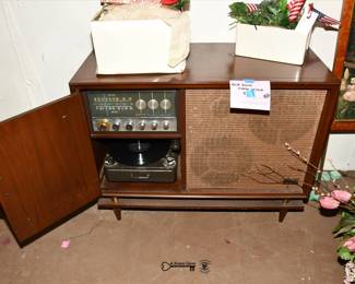 027Some Highlights Naperville Estate Sale