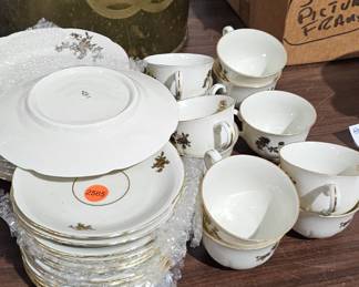 CHINA DISHES LOT