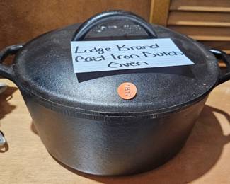 LODGE CAST IRON DUTCH OVEN