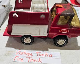 VINTAGE TONKA FIRE TRUCK TOY