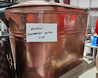 METAL CONTAINER WITH LID