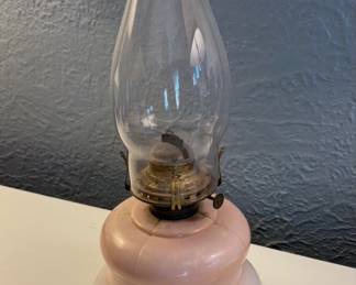 ANTIQUE/VINTAGE HAND PAINTED GLASS OIL LAMP