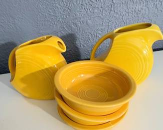 Homer Laughlin Old Fiesta Ware
Yellow—  2- Mini Pitchers, 3 Bowls 