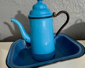 Vintage Enamel Tea/Coffee pot and pan 