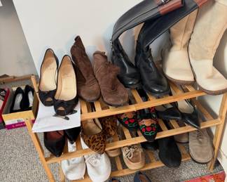 Ladies shoes and boots 6 1/2