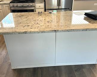 Granite island and counter tops