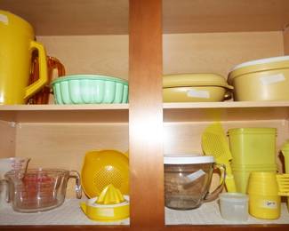 VINTAGE TUPPERWARE ITEMS