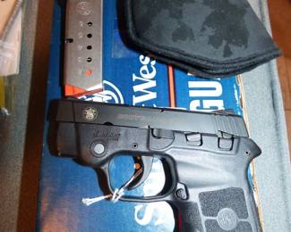 SMITH & WESSON "BODY GUARD" .380 AUTOMATIC  (SEE NEXT 2 PIC)