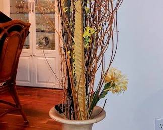 220 lrg vase  dried arrangement