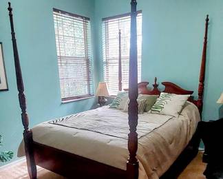 220 4 Poster Bed