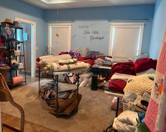 BEDDING (Quilts, Bedspreads, linens, Throw blankets and more