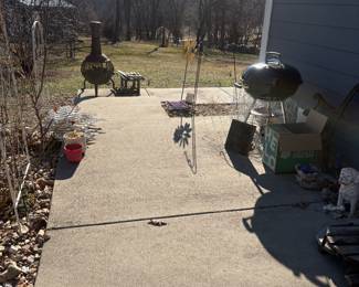 Chimnea / Charcoal grill