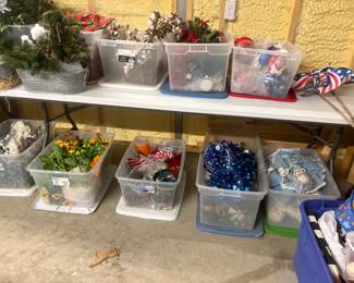 Holiday decor / florals