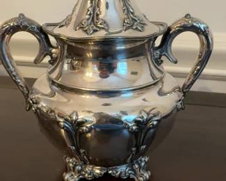 Vintage Silver Plated Lidded Sugar Bowl with Ornate Floral Accents (7”)