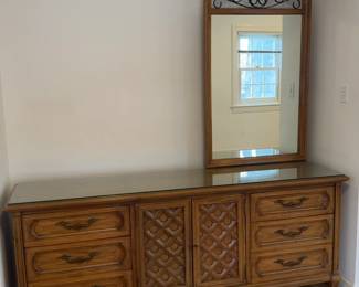 Vintage Mid-Century Modern Nine-Drawer Dresser with Mirror (20” x  77” x 33” ) (Mirror 30” x 50”)