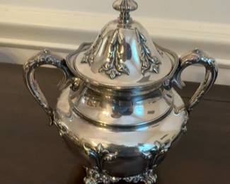 Vintage Silver Plated Lidded Sugar Bowl with Ornate Floral Accents (7”)