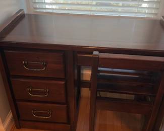 Traditional Dark Wood Student Desk with Matching Chair (17” x 40” x 29”)