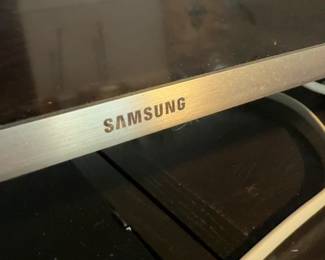 Samsung 55” Smart TV – 8 Series with Stand, Remote & Optical Audio Box