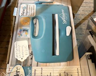 NEW - Spellbinder Die cutting and Embossing Machine -
