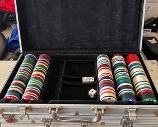 poker chips in case