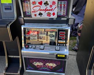 SEVERAL CASINO GAME CONSOLES, WORKING