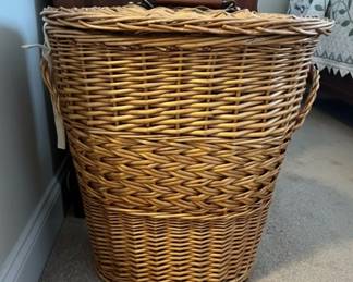 Vintage Large Round Wicker Laundry Hamper with Lid