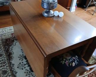 Willett Solid Cherry Drop Leaf Dining Table and Chairs