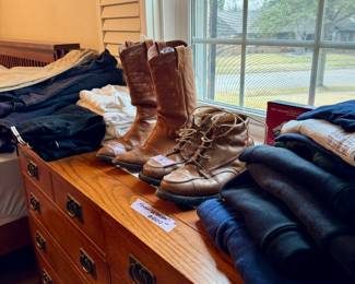 Boots, Tshirts, sweats, shorts 