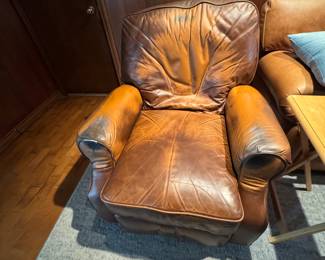 Great condition pair of leather club chairs 