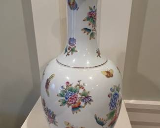Herend Queen Victoria Famille Rose Porcelain Vase