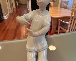 Lladro Porcelain Figurine Girl Manicuring