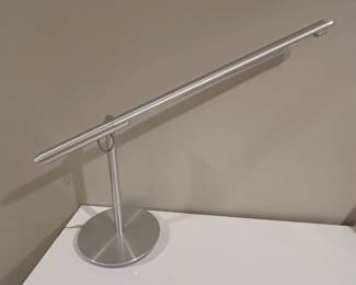 Pablo Pardo Brazo Table Lamp