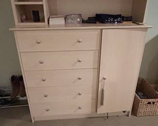 Light Wood Dresser with Hutch