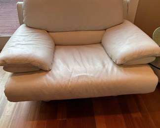 Nicoletti Salotti Postmodern Italian Leather Lounge Chair