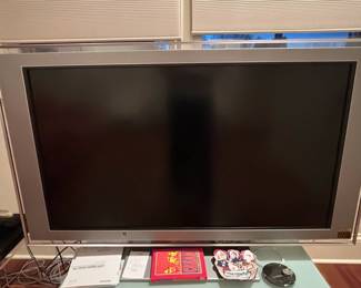Sony BRAVIA LCD Digital Color TV