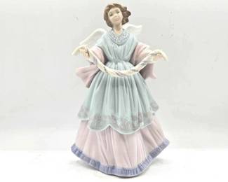 1924  Lladro Joyful Offering Porcelain Sculpture 