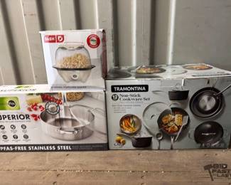 7514  Tramontina Cookware Set, Green Pan Saute Pan with Lid, Dash Popcorn Maker 