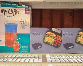 6134  Mr. Coffee Ice Tea Maker  2 Bentgo Modern Lunch Boxes 