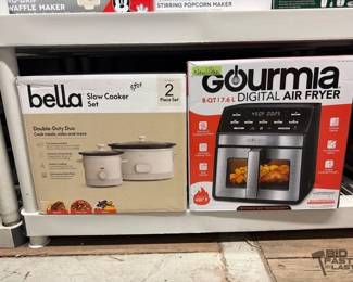 7538  Bella Slow Cooker Set and Gourmia Digital Air Fryer 