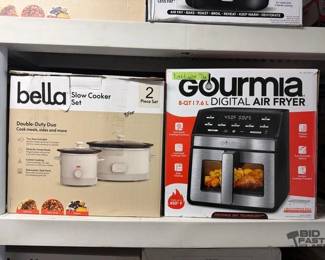 7552  Bella Slow Cooker Set and Gourmia Digital Air Fryer 