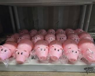 4542  20 Plastic Piggy Banks 